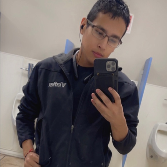 Meet your Posher, Cesar - Picture 1 of 1